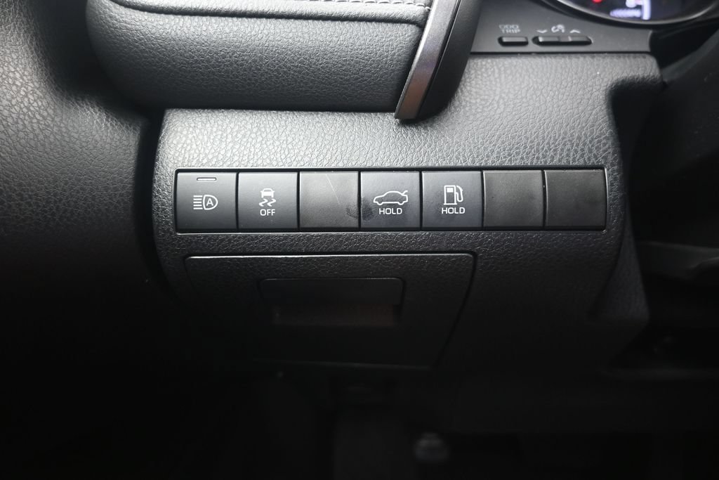 Used 2022 Toyota Camry SE FWD image 23