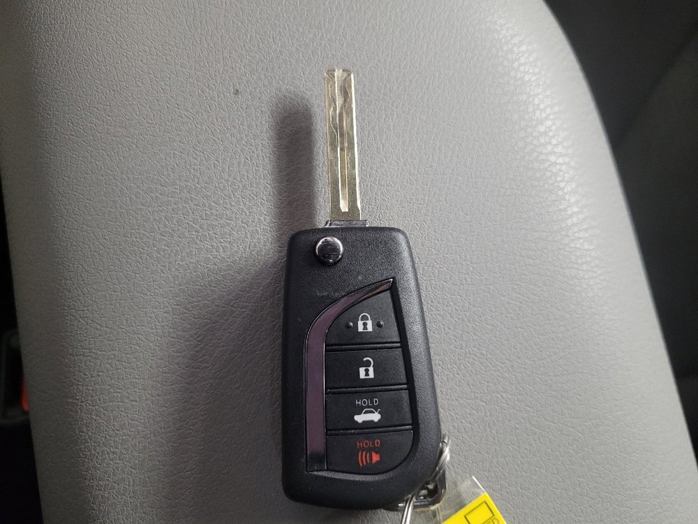 Used 2022 Toyota Camry LE FWD image 32