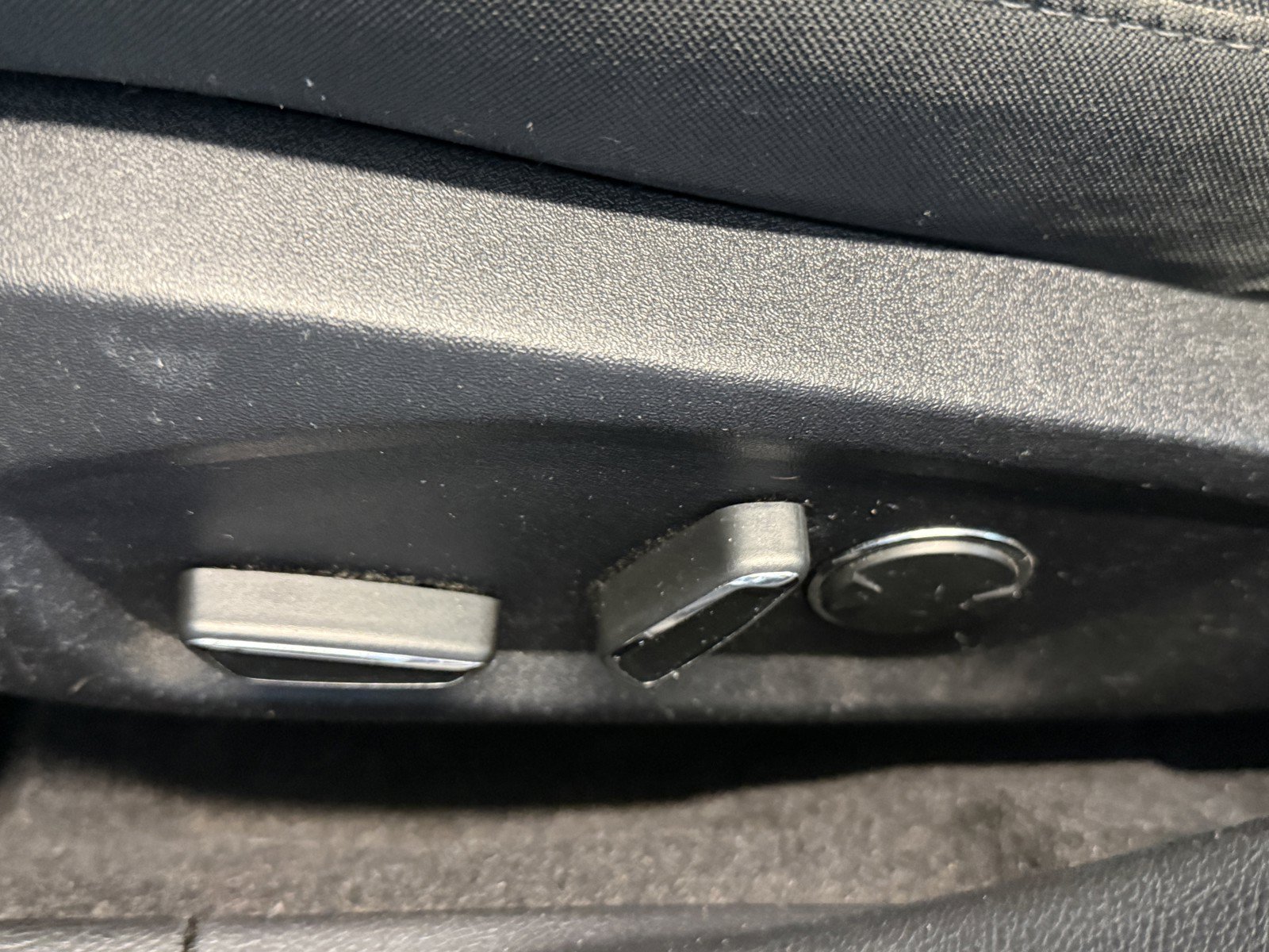 Used 2020 Ford Fusion SE FWD image 26