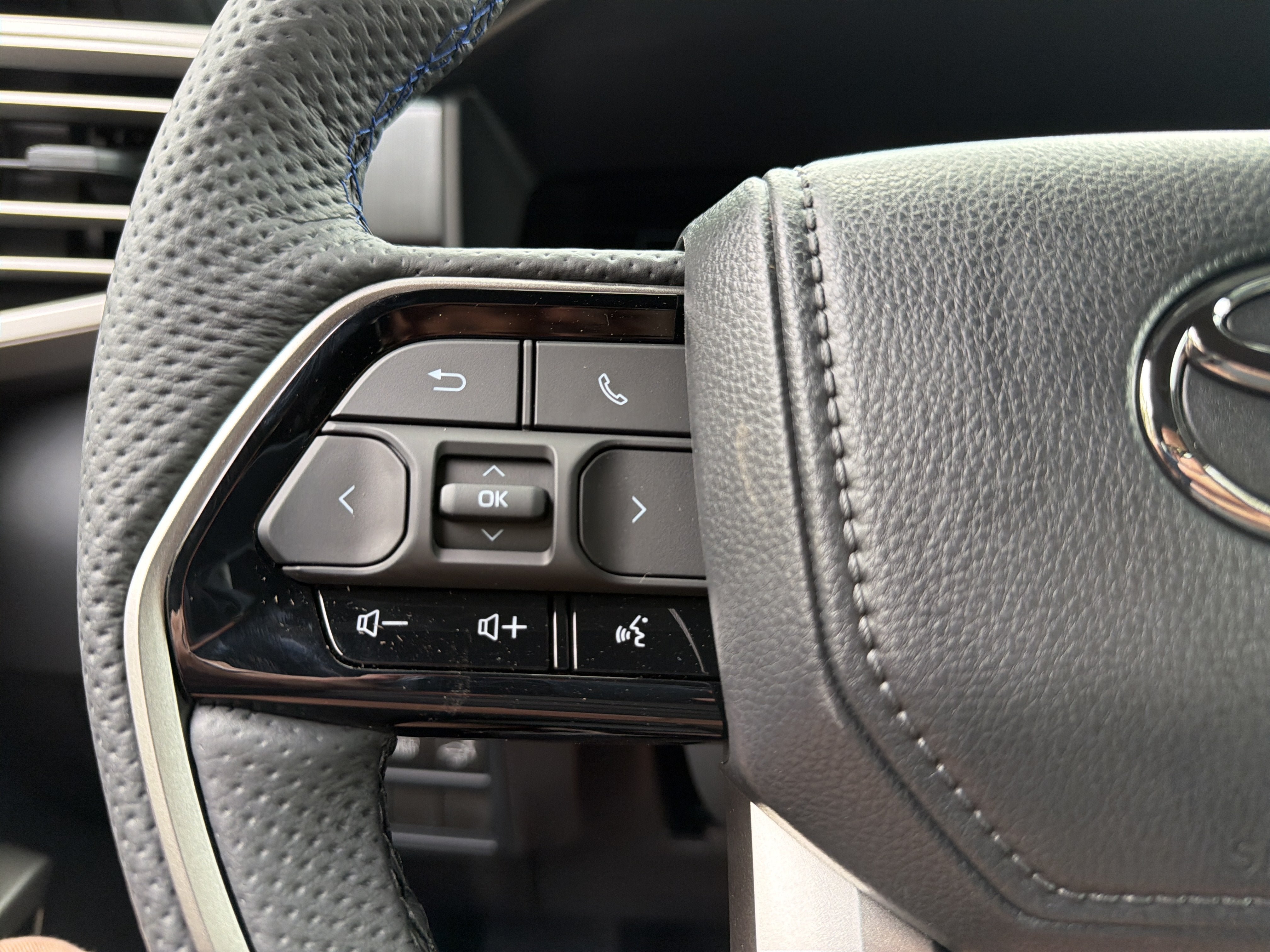 New 2026 Toyota Sequoia Platinum AWD/4WD image 19
