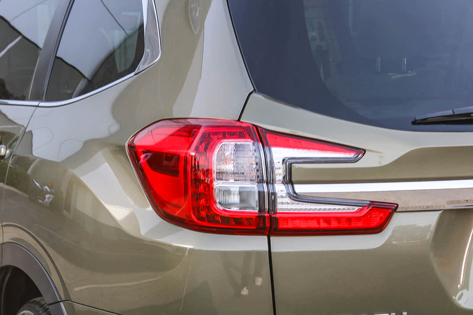 Certified 2023 Subaru Ascent Limited w/ Technology Package image 7