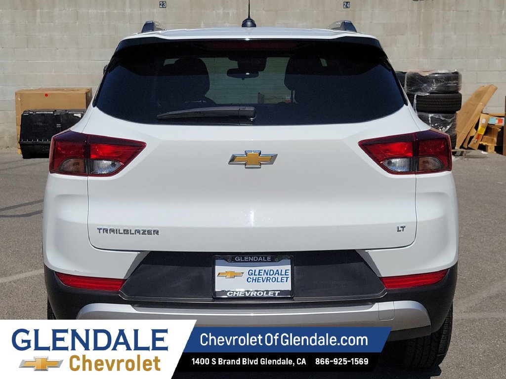 Used 2024 Chevrolet Trax RS w/ Driver Confidence Package FWD image 4