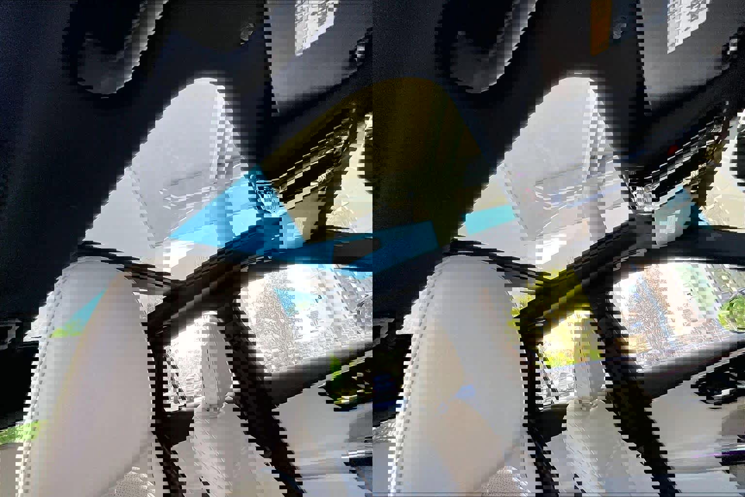 Used 2025 Mercedes-Benz GLC 300 4MATIC image 14