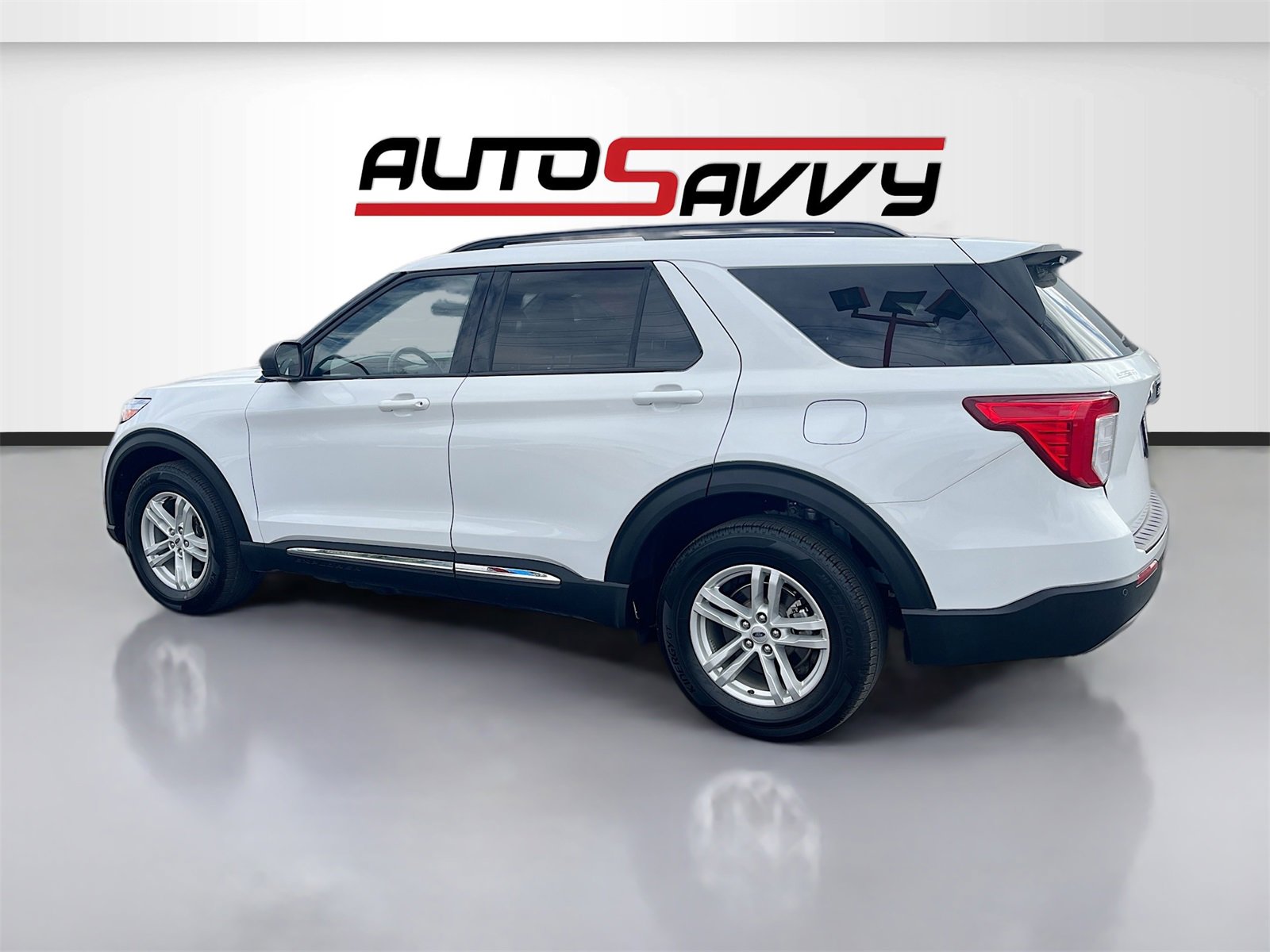 Used 2021 Ford Explorer XLT w/ Equipment Group 202A image 5