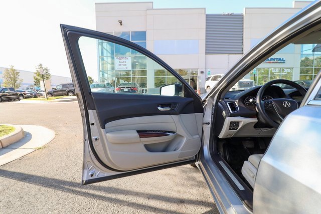 Used 2017 Acura TLX w/ Technology Package image 37
