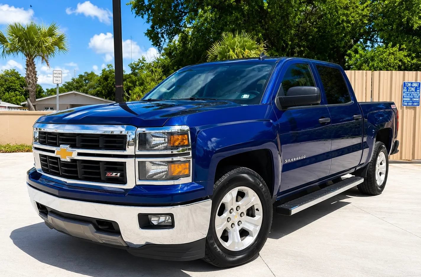 Used 2014 Chevrolet Silverado 1500 LT w/ All Star Edition AWD/4WD image 4