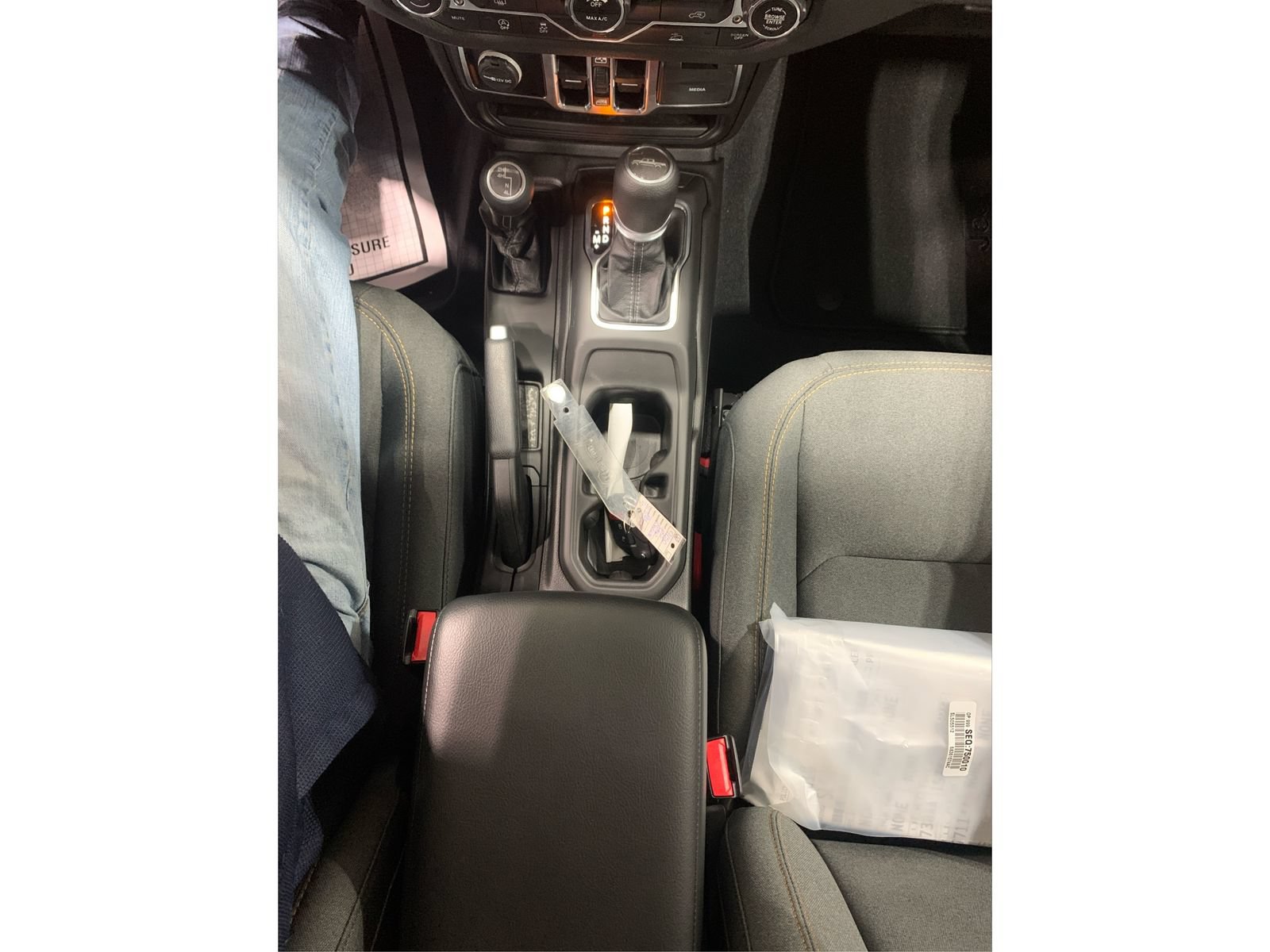 Used 2025 Jeep Gladiator Sport AWD/4WD image 15