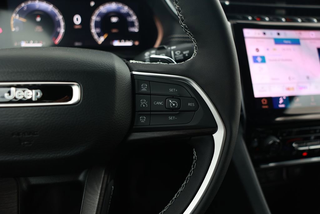 New 2025 Jeep Grand Cherokee Limited image 18