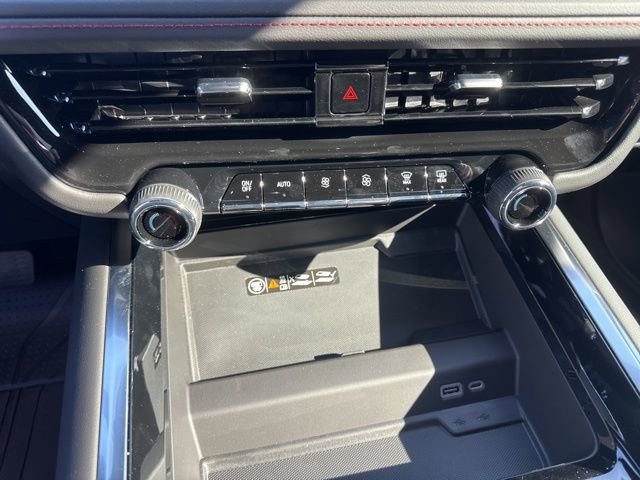 New 2026 Chevrolet Suburban RST w/ Comfort Package AWD/4WD image 28