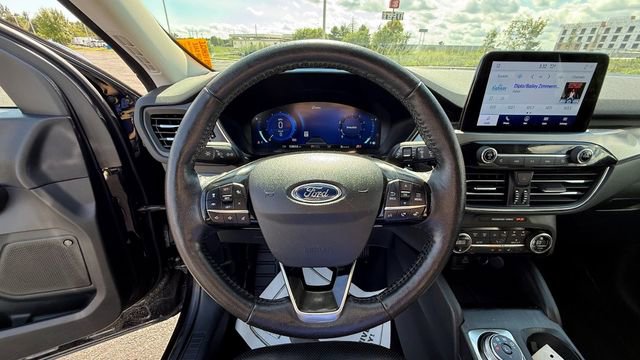 Used 2021 Ford Escape Titanium image 21