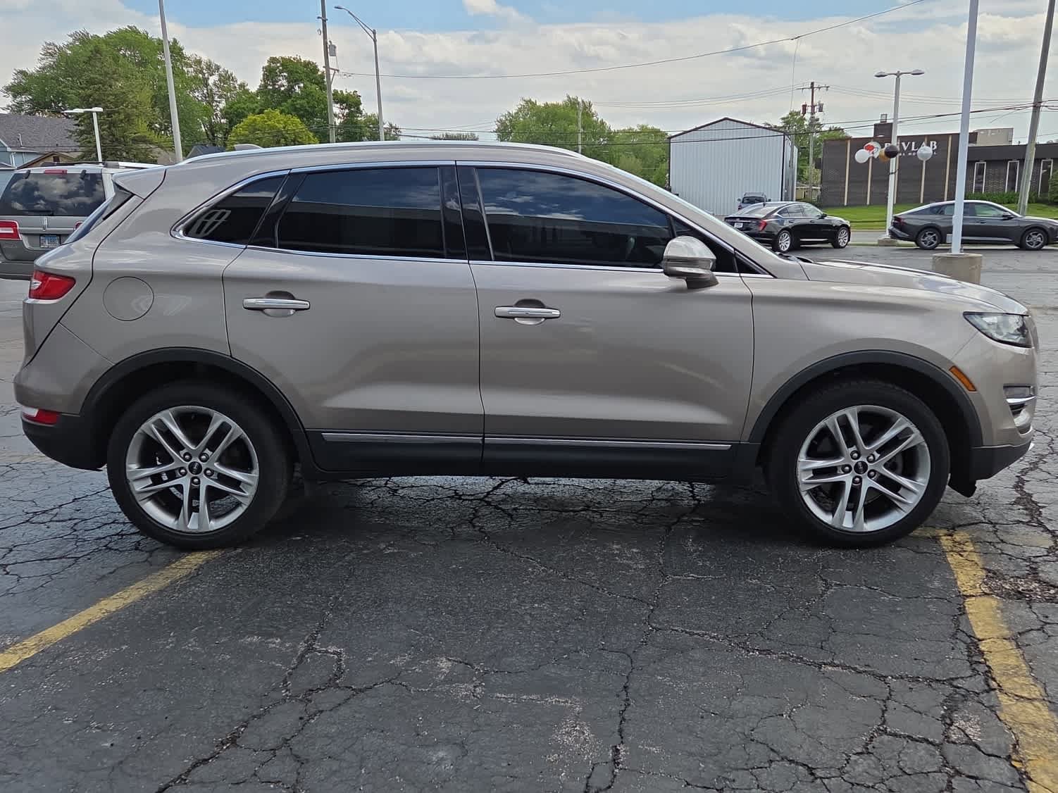 Used 2019 Lincoln MKC Reserve w/ MKC Climate Package AWD/4WD image 4