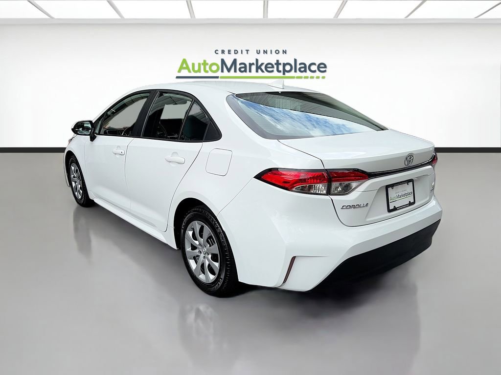 Used 2023 Toyota Corolla LE FWD image 5