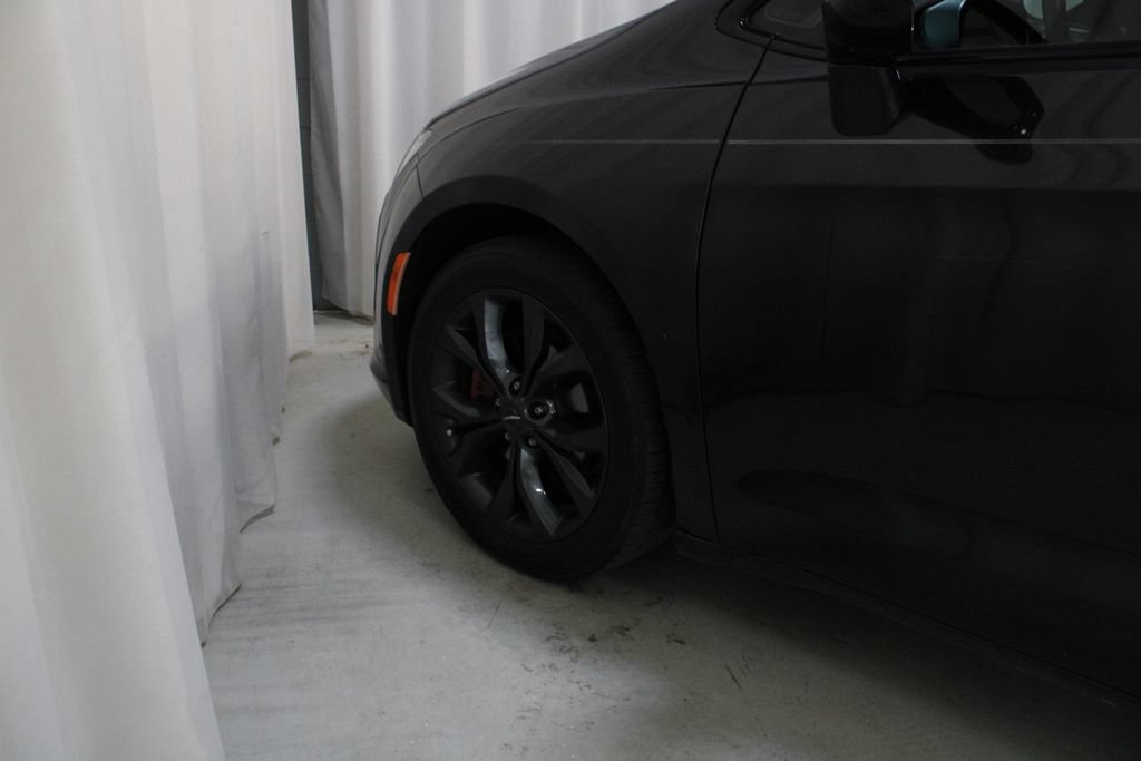 Used 2019 Chrysler Pacifica Touring-L Plus w/ S Appearance Package FWD image 29