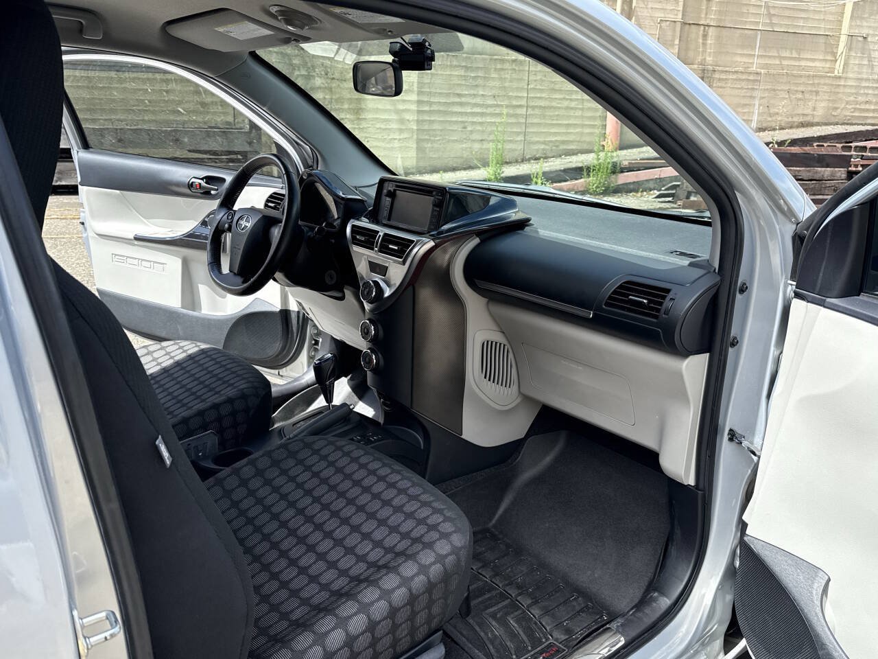 Used 2014 Scion iQ 10 Series FWD image 19