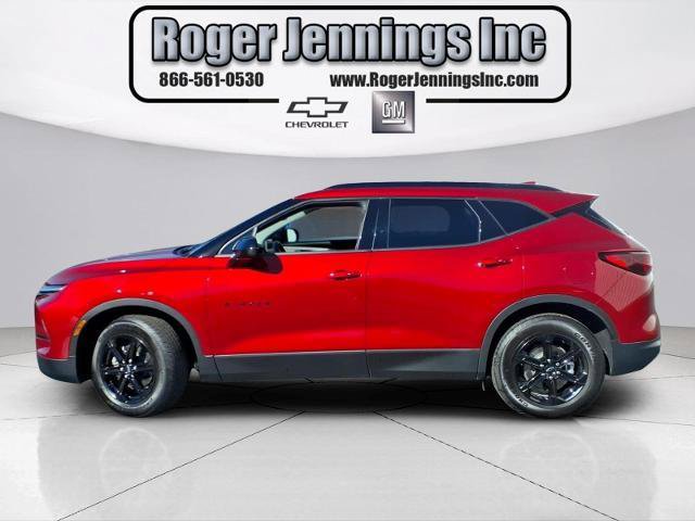 Used 2025 Chevrolet Blazer LT w/ Convenience Package FWD image 2