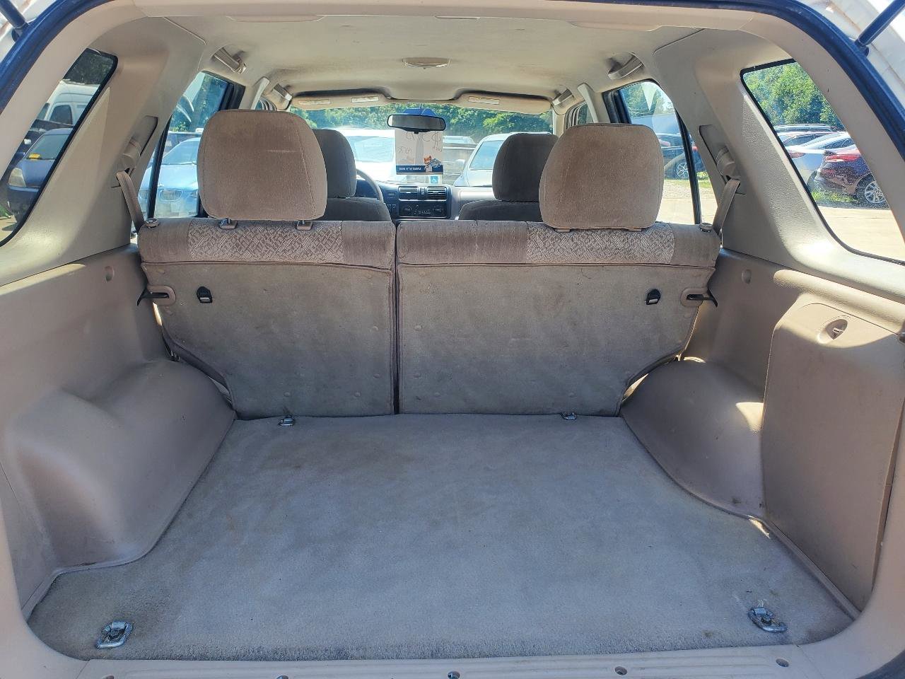 Used 2000 Isuzu Rodeo S RWD image 12