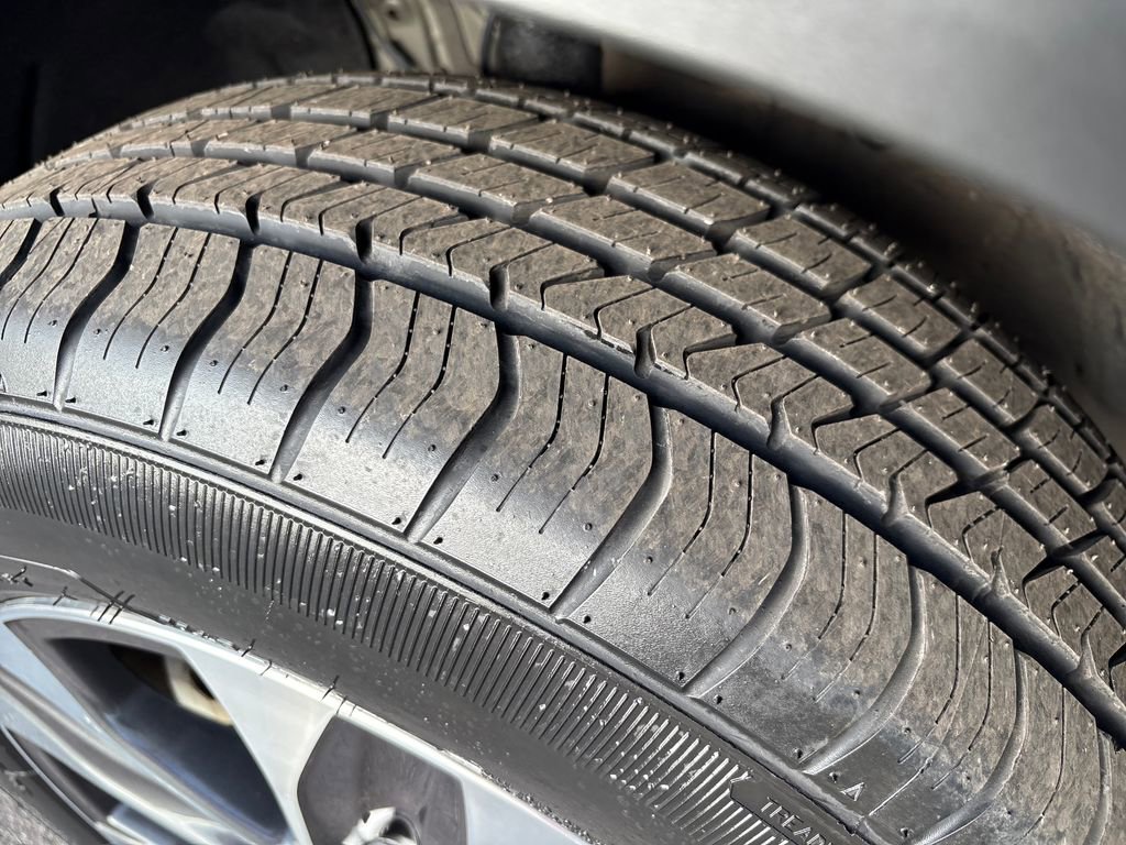 Used 2022 Toyota Highlander XLE image 46