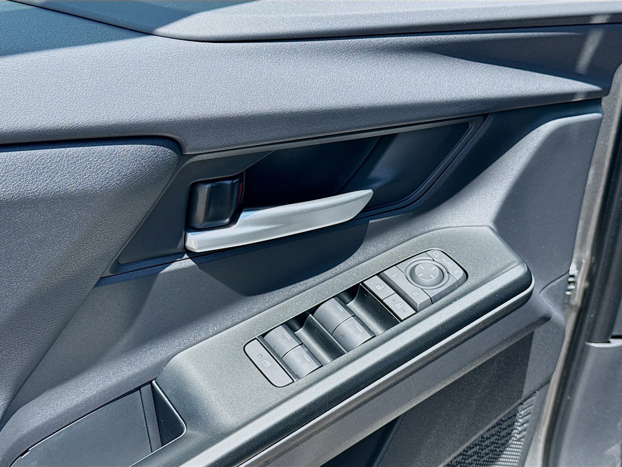 New 2026 Subaru Solterra AWD/4WD image 21
