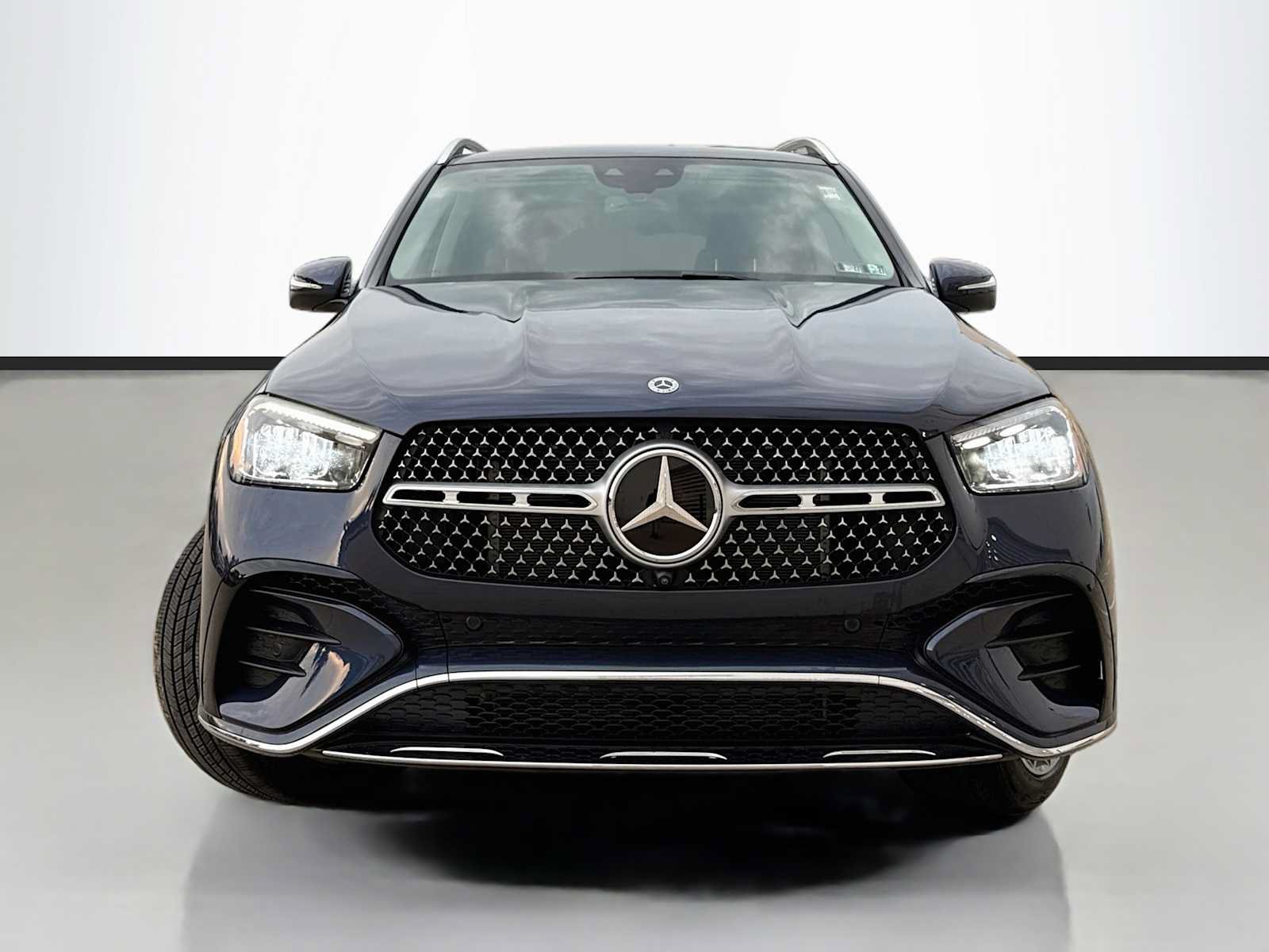 Used 2025 Mercedes-Benz GLE 350 4MATIC image 2