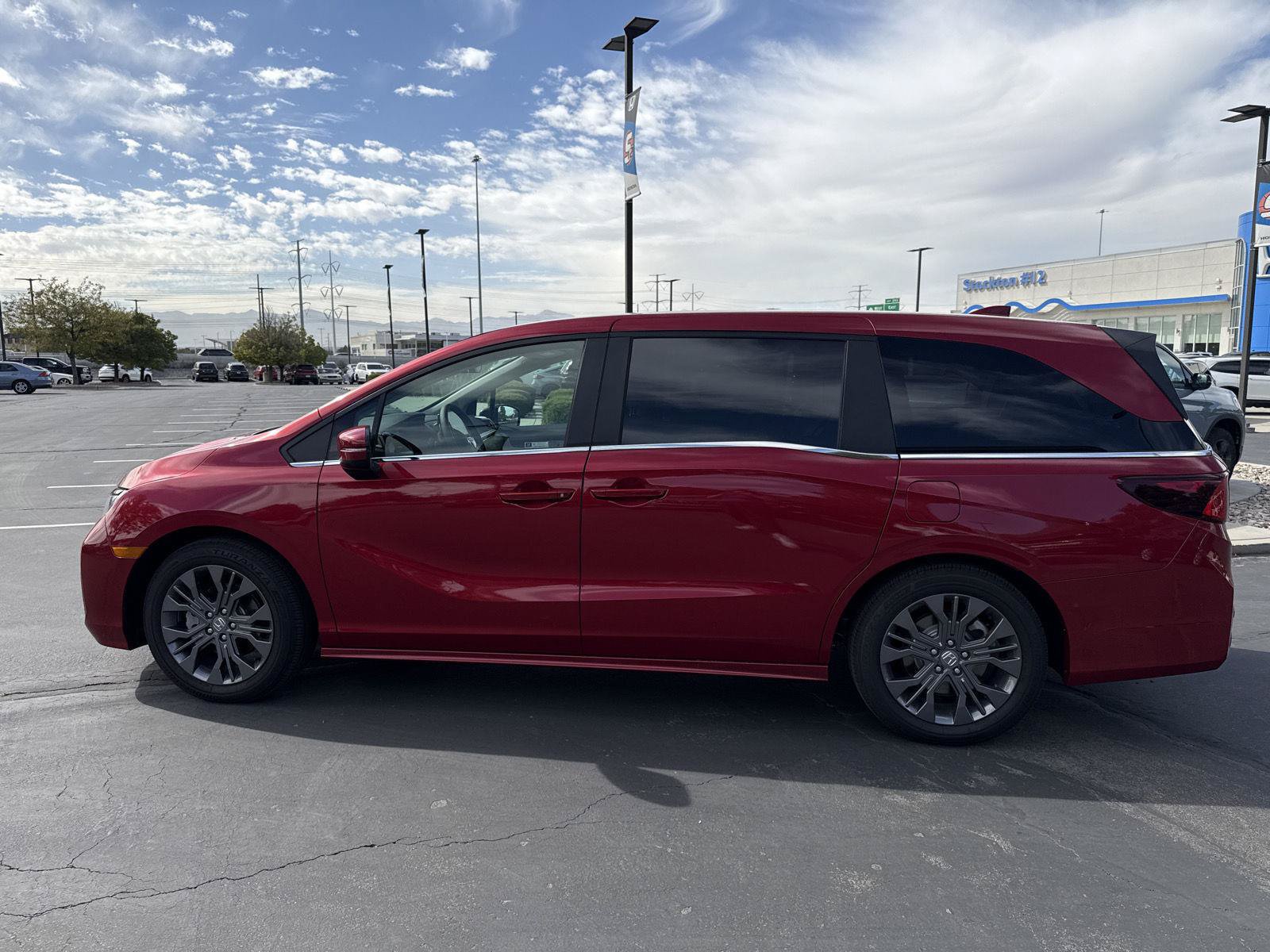 Used 2026 Honda Odyssey Touring image 11