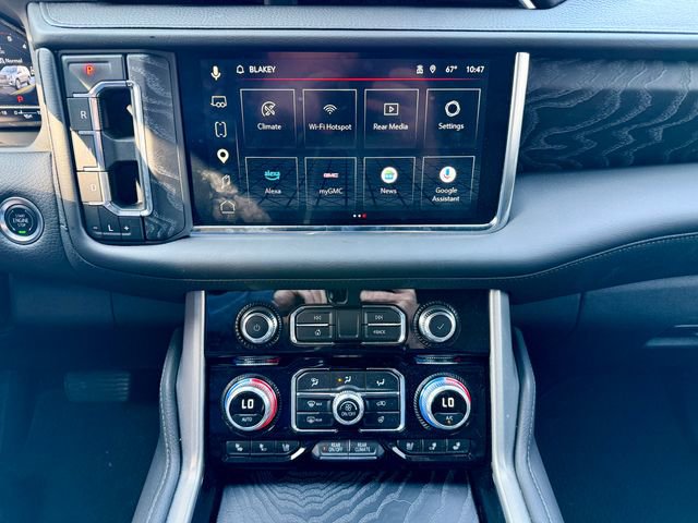 Used 2024 GMC Yukon Denali w/ Advanced Technology Package AWD/4WD image 20