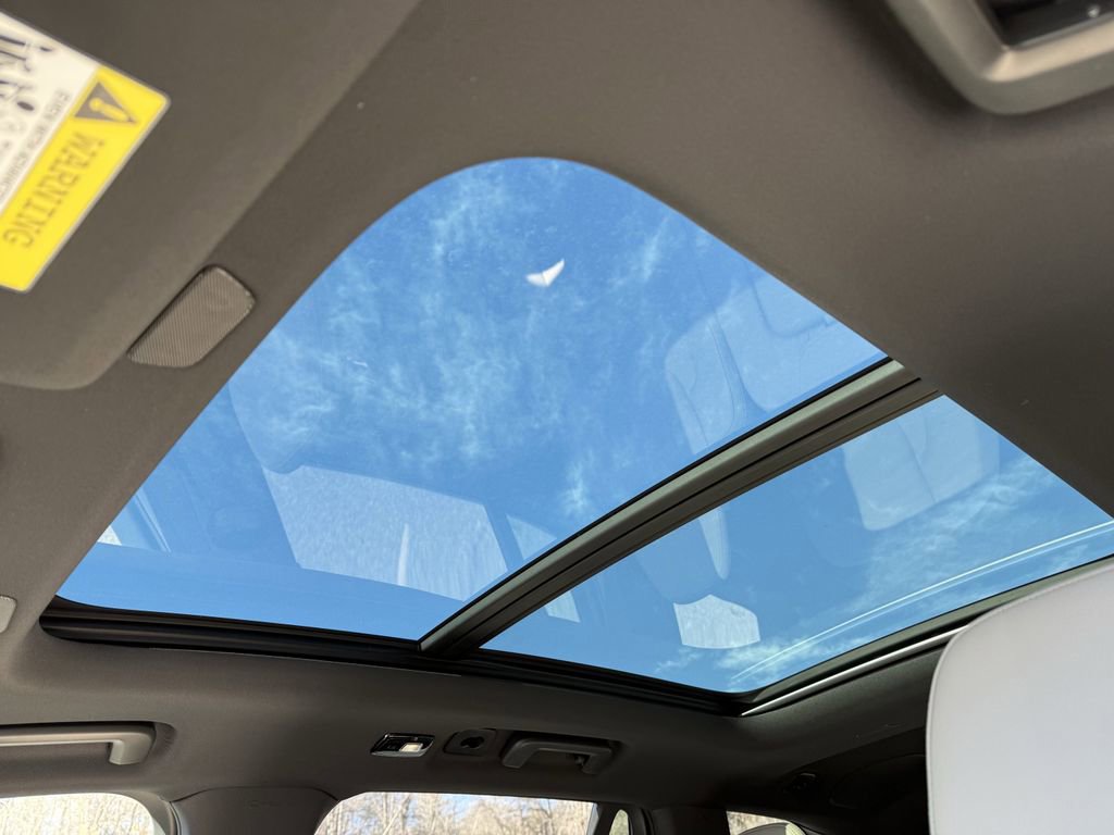 New 2026 Volvo XC90 B6 Plus w/ Protection Package Premier image 18