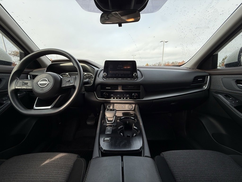 Used 2023 Nissan Rogue SV image 29