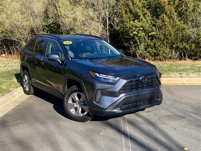 Used 2022 Toyota RAV4 XLE image 1