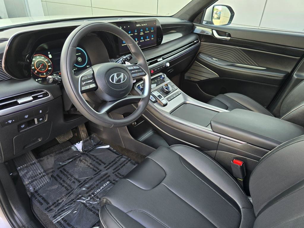 Used 2025 Hyundai Palisade Calligraphy image 11