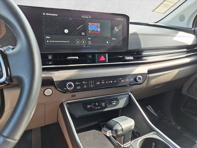 Used 2026 Kia Carnival EX FWD image 15
