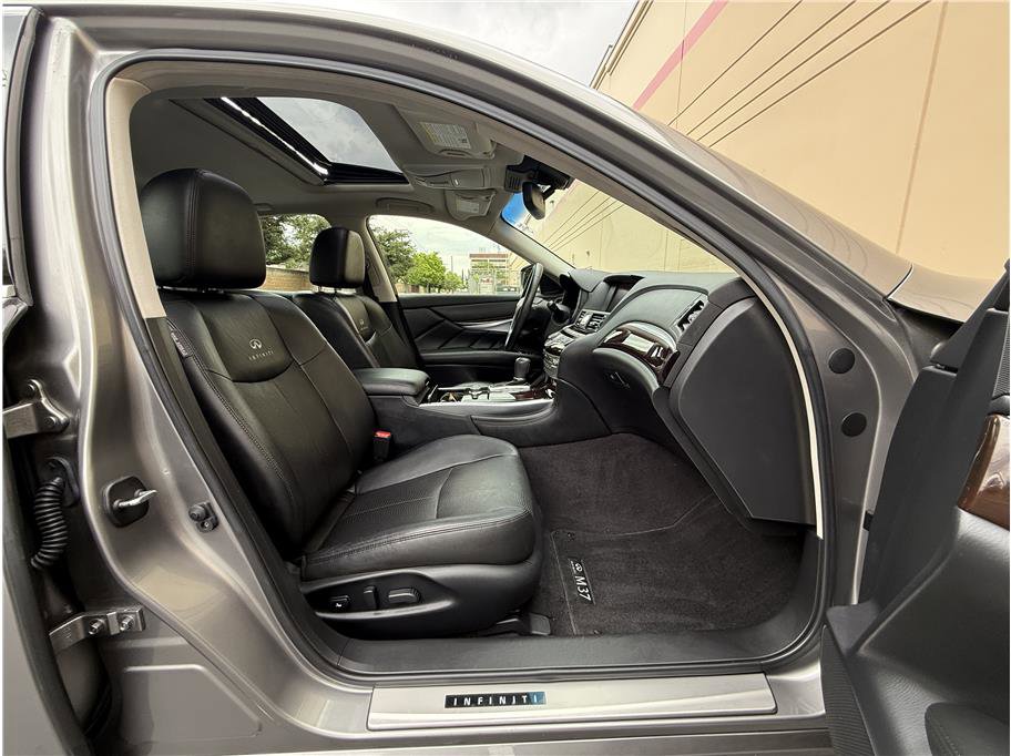 Used 2013 INFINITI M37 w/ Premium Pkg image 27
