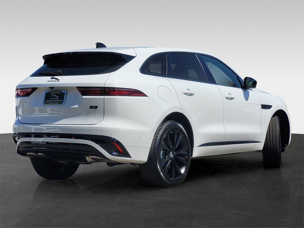 New 2026 Jaguar F-PACE R-Dynamic S image 4