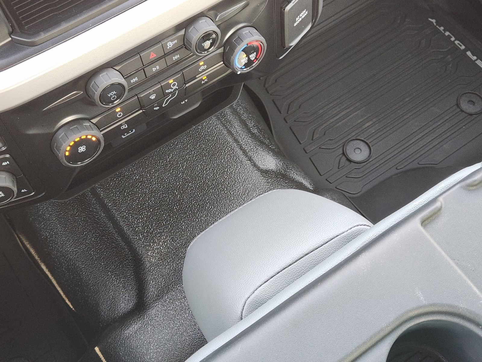 New 2025 Ford F250 XL w/ FX4 Off-Road Package image 16