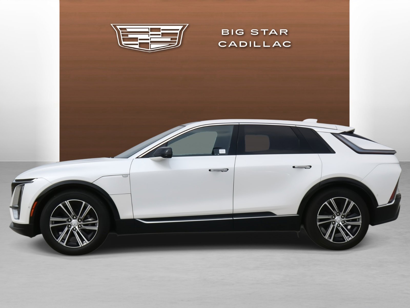 Certified 2024 Cadillac Lyriq Luxury image 2