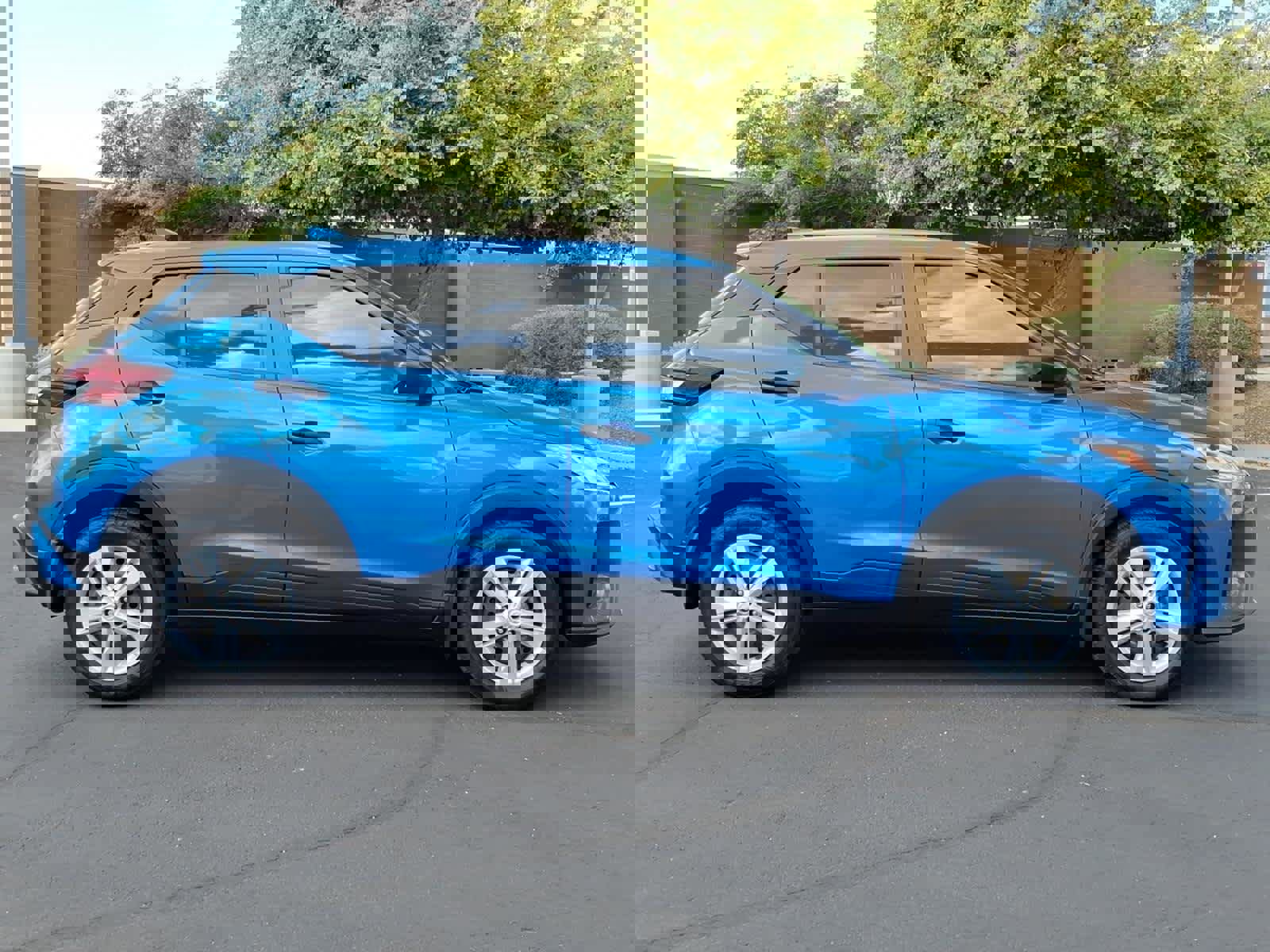 Used 2022 Nissan Kicks S image 8