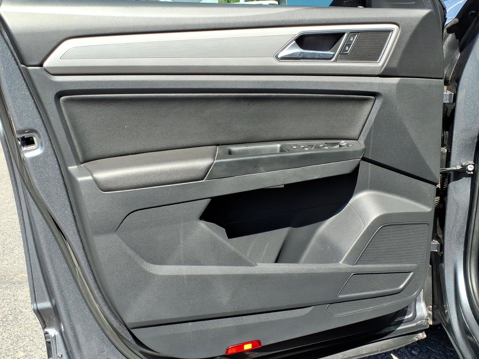 Used 2019 Volkswagen Atlas SE image 18