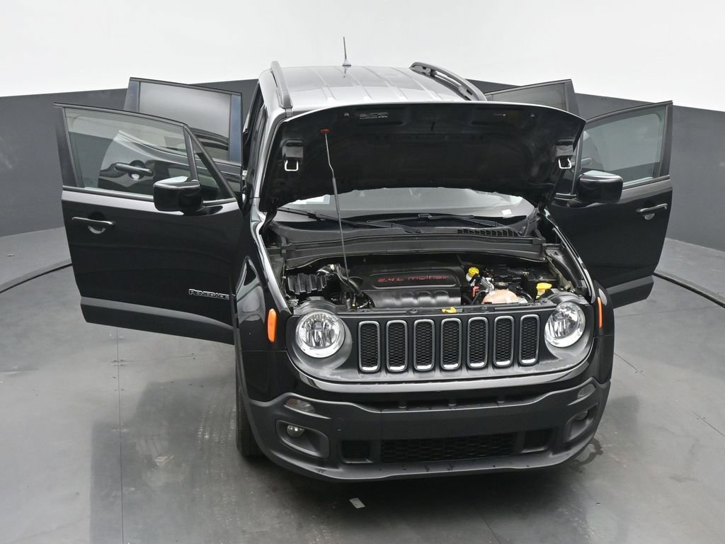 Used 2017 Jeep Renegade Latitude FWD image 60