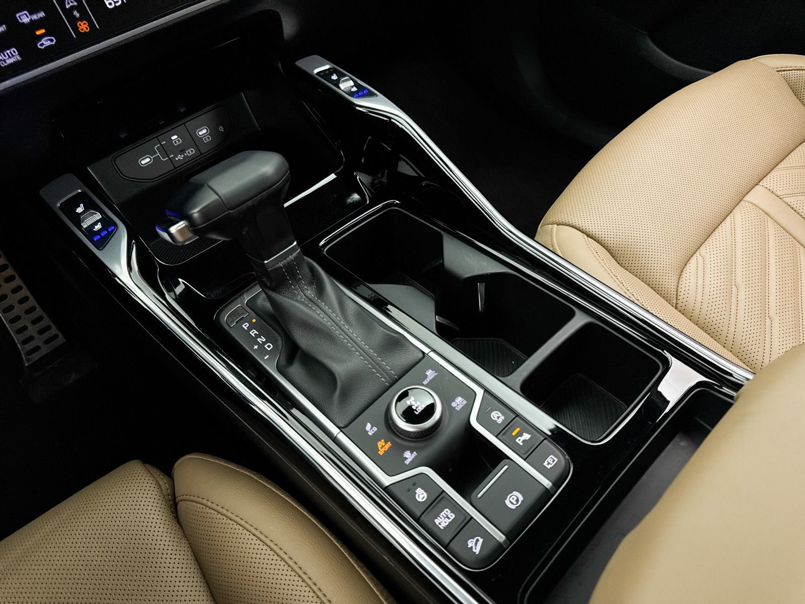 Certified 2024 Kia Sorento SX Prestige w/ Olive Brown Leather Package AWD/4WD image 32