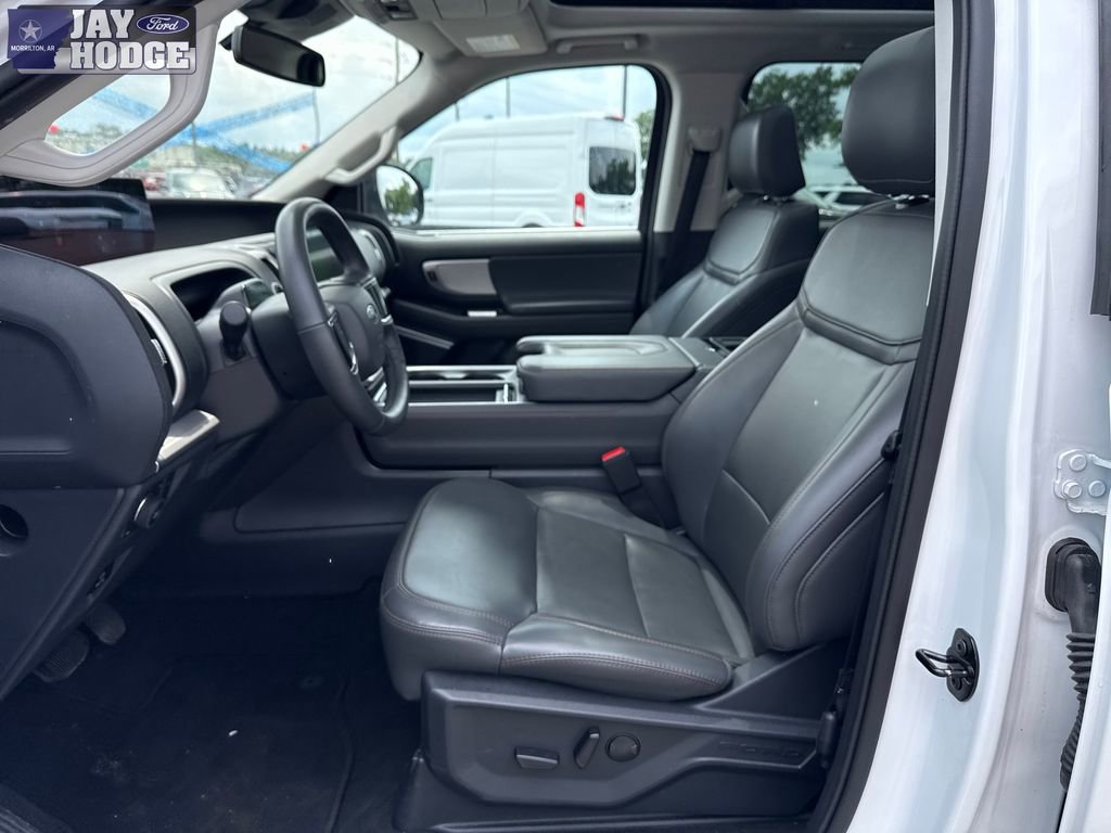 Used 2025 Ford Expedition Active AWD/4WD image 22