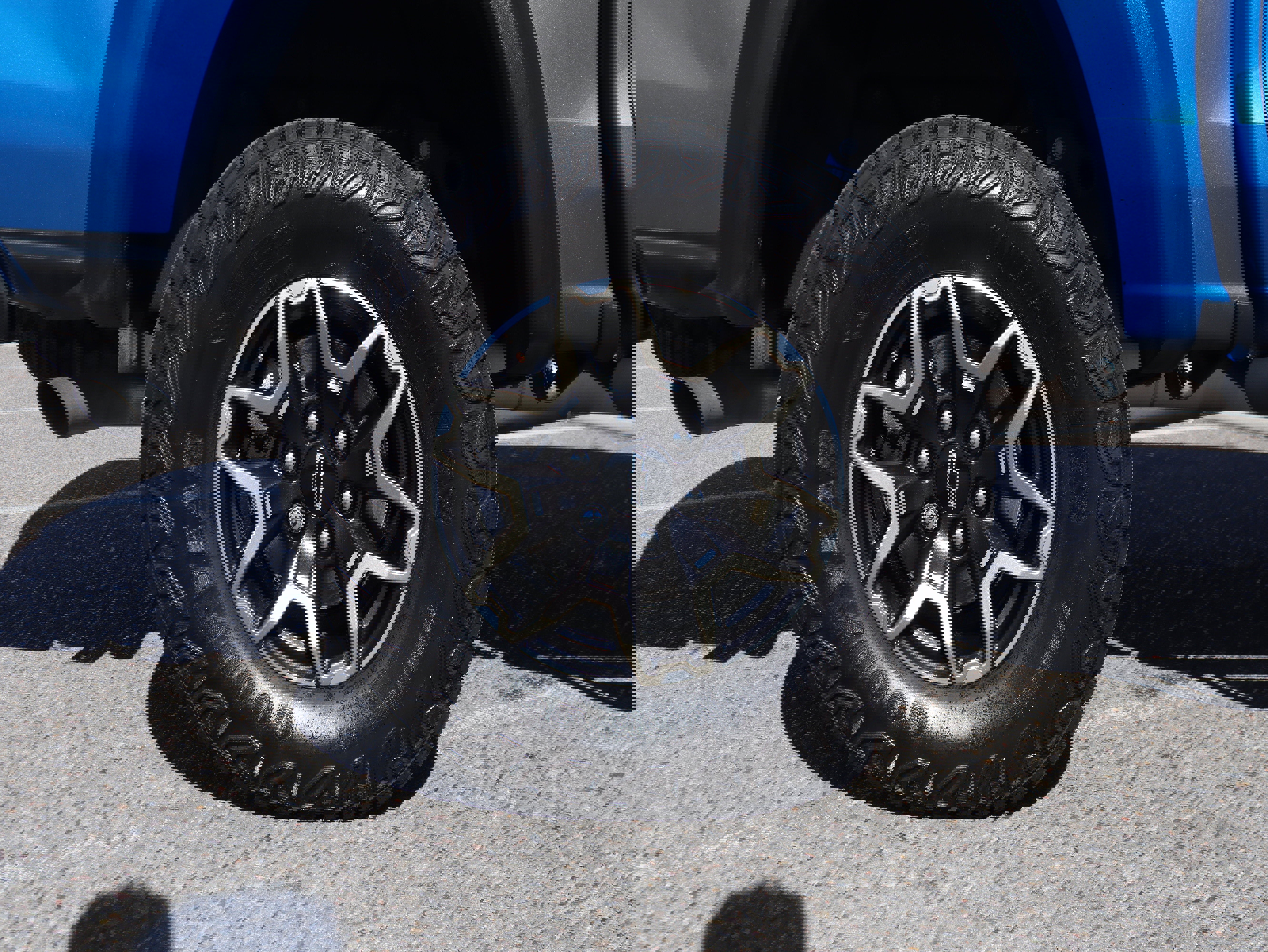 Used 2023 Chevrolet Colorado ZR2 w/ ZR2 Convenience Package III image 12