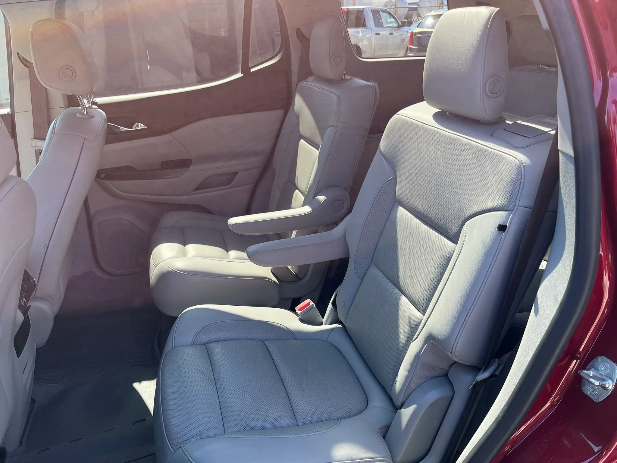 Used 2019 GMC Acadia SLT image 14