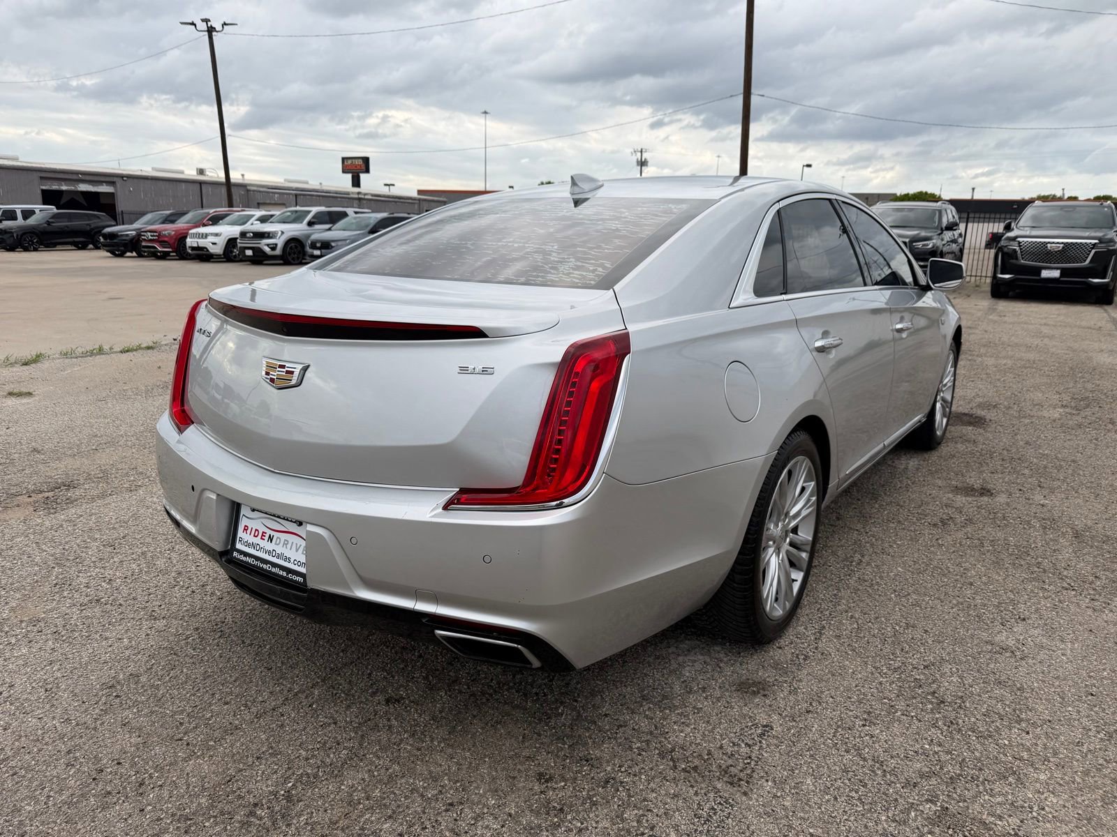Used 2019 Cadillac XTS Luxury image 7