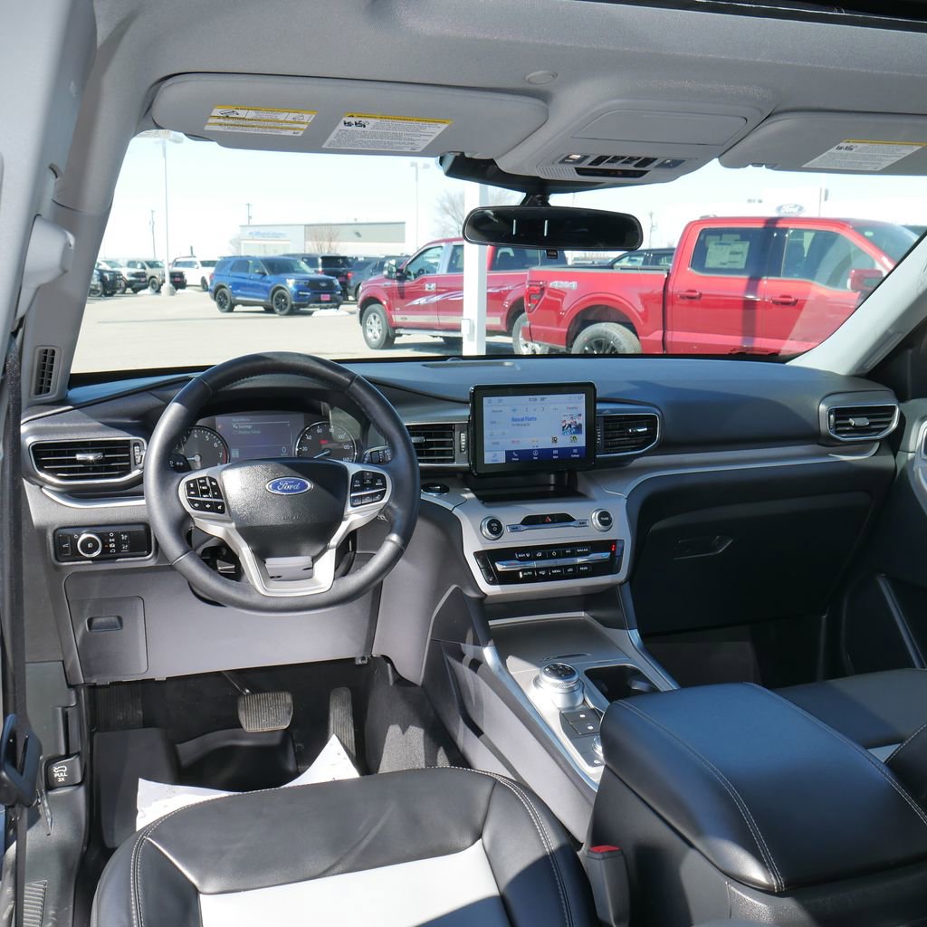 Used 2023 Ford Explorer XLT w/ Equipment Group 202A image 35