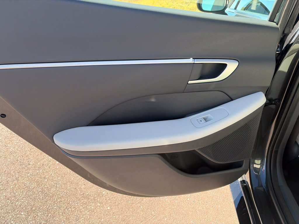 Certified 2025 Hyundai Sonata SEL FWD image 13