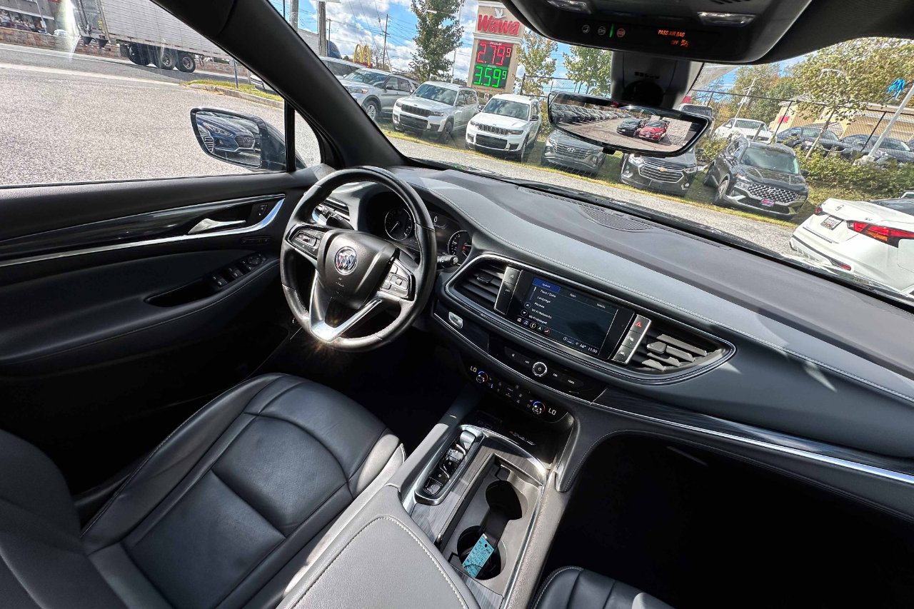 Used 2024 Buick Enclave Premium image 15