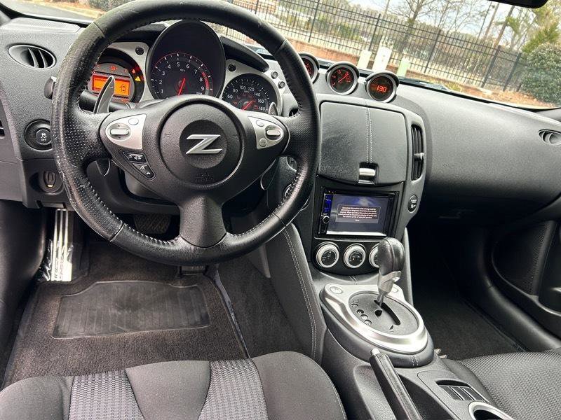 Used 2015 Nissan 370Z Coupe image 19