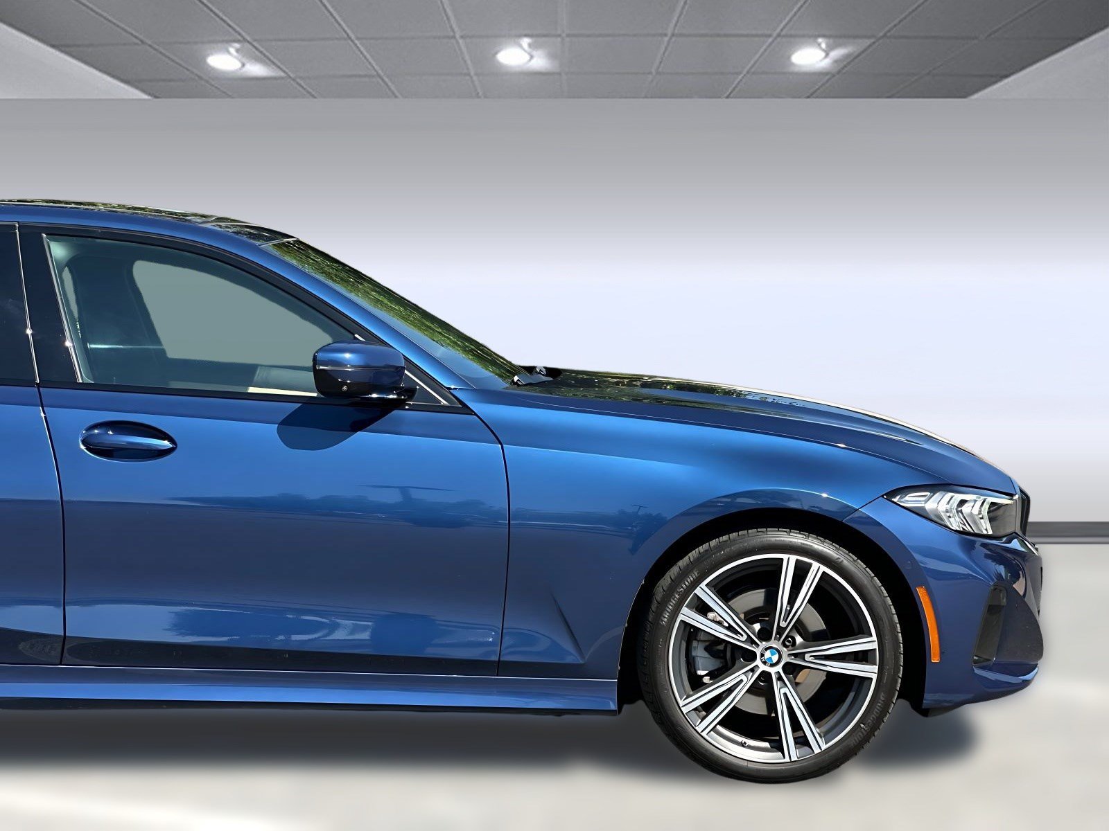 Used 2023 BMW 330i Sedan w/ Parking Assistance Package RWD image 34