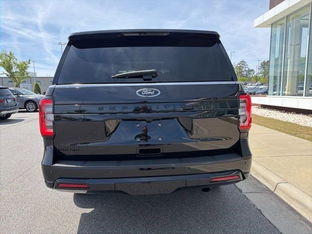 Used 2023 Ford Expedition Limited image 4