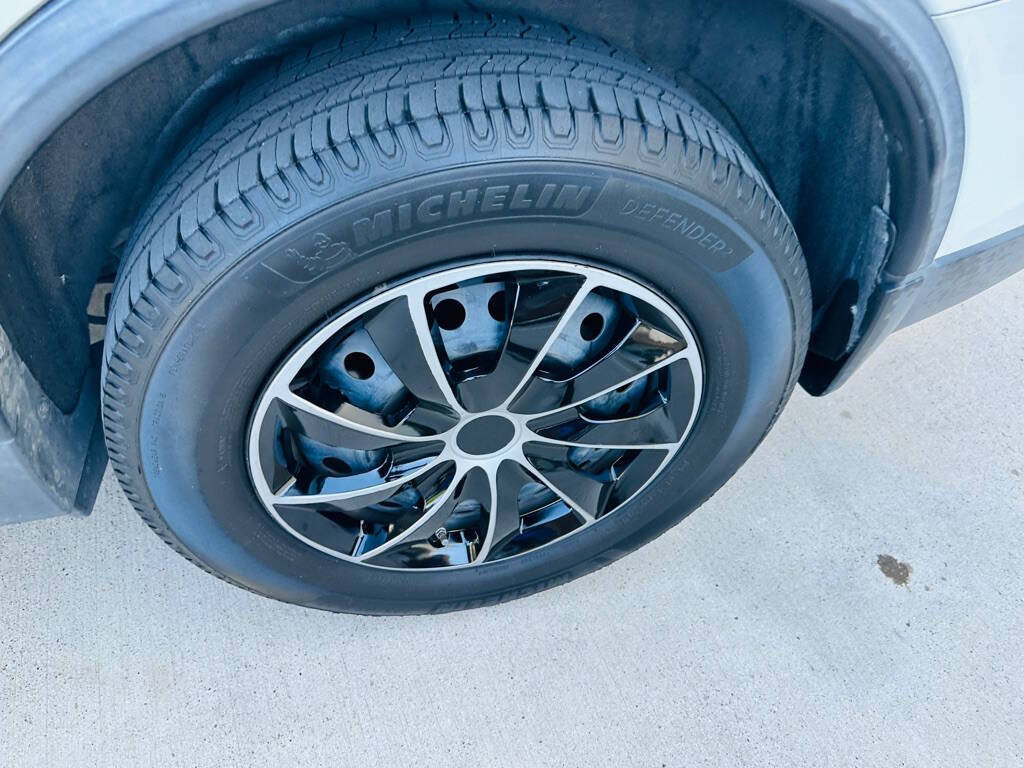 Used 2016 Nissan Rogue S w/ Appearance Package FWD image 27