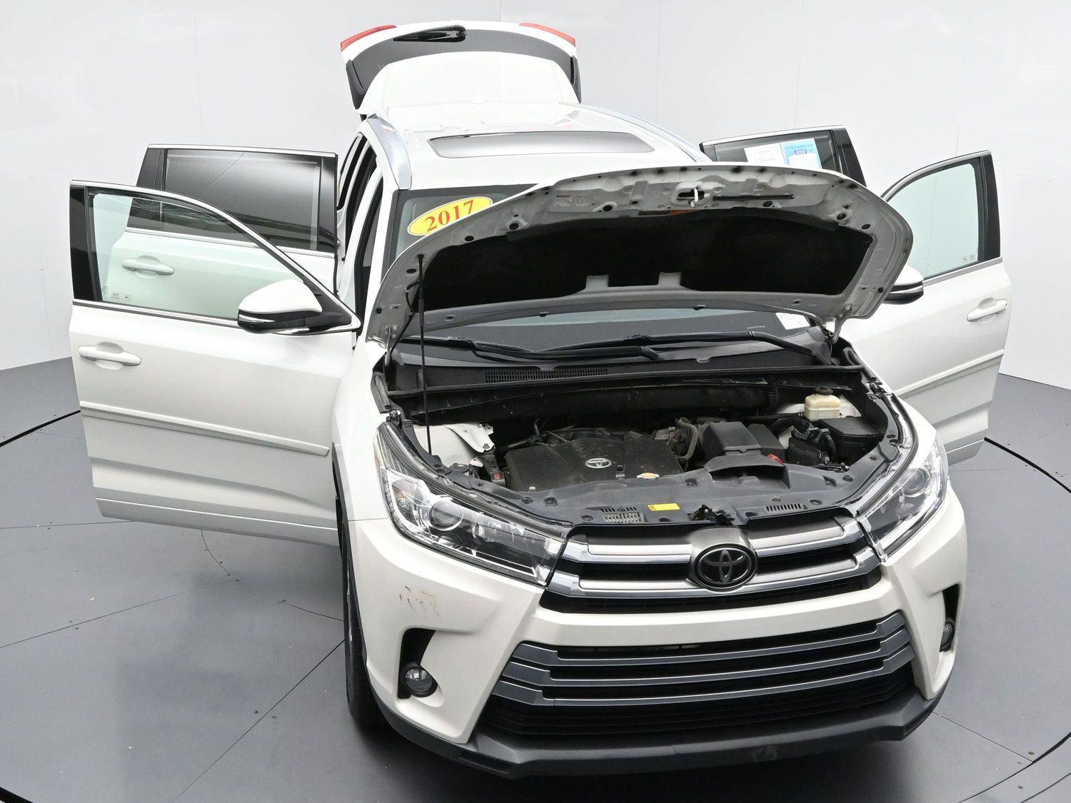 Used 2017 Toyota Highlander Limited w/ Protection Package #3 AWD/4WD image 52